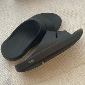 OOFOS Black Comfort Slides EUC Athleisure Comfort Shoes Women’s 10